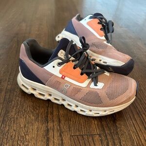 Cloudstratus Size 7